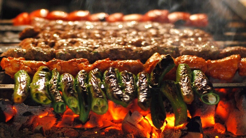 Vorspeisen mit Kebab zubereiten