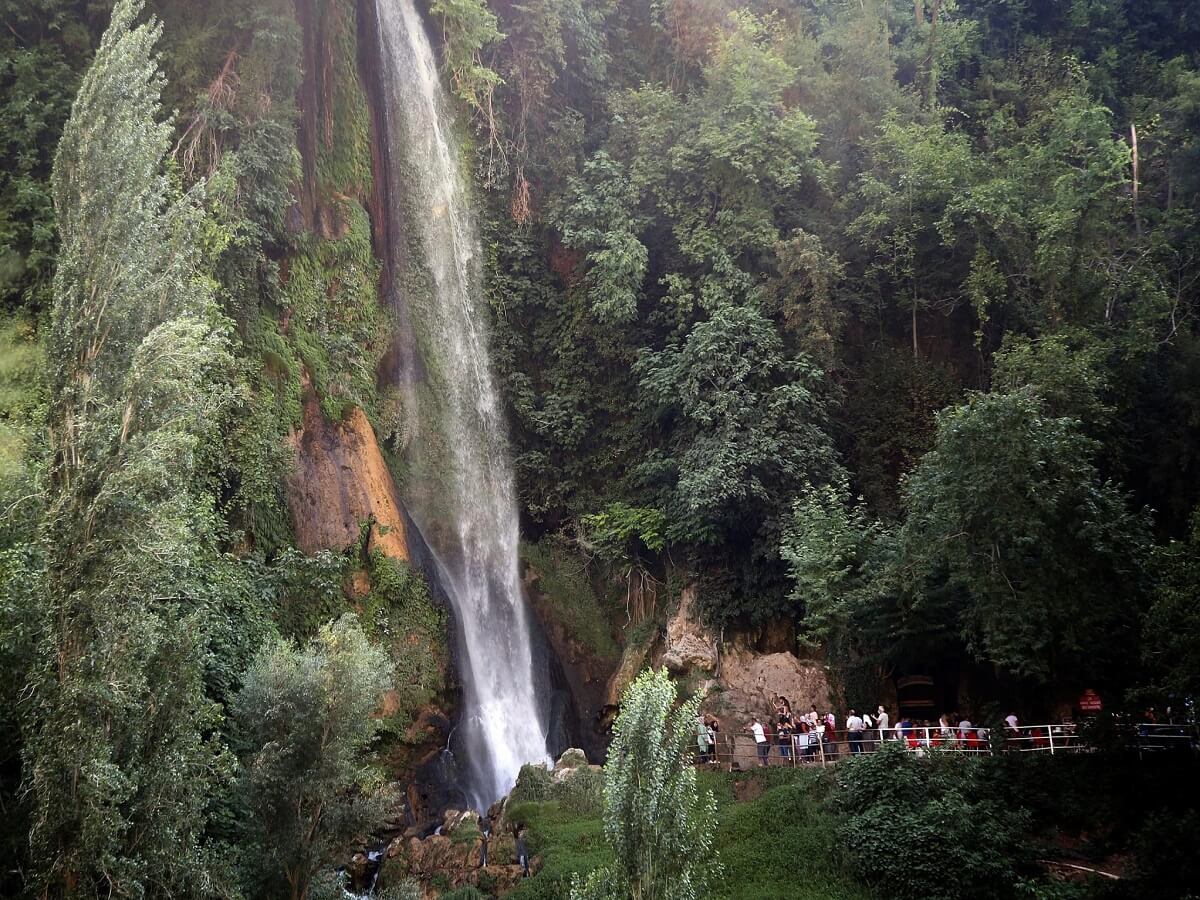 Santa Iras Wasserfall im Distrikt Mersin Toroslar